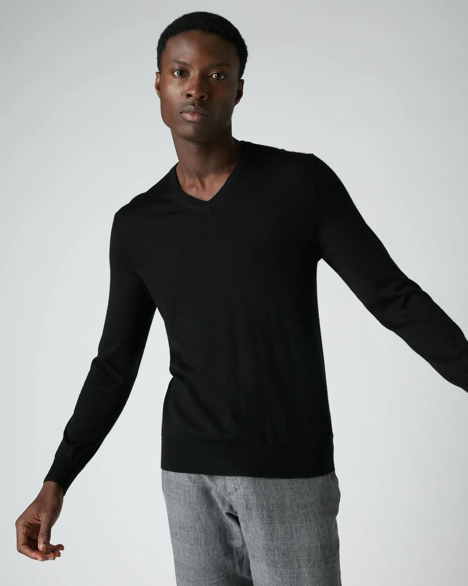 Women N.Peal James Bond Jumpers & Sweaters | Black*007 Fine Gauge Cashmere V Neck Sweater