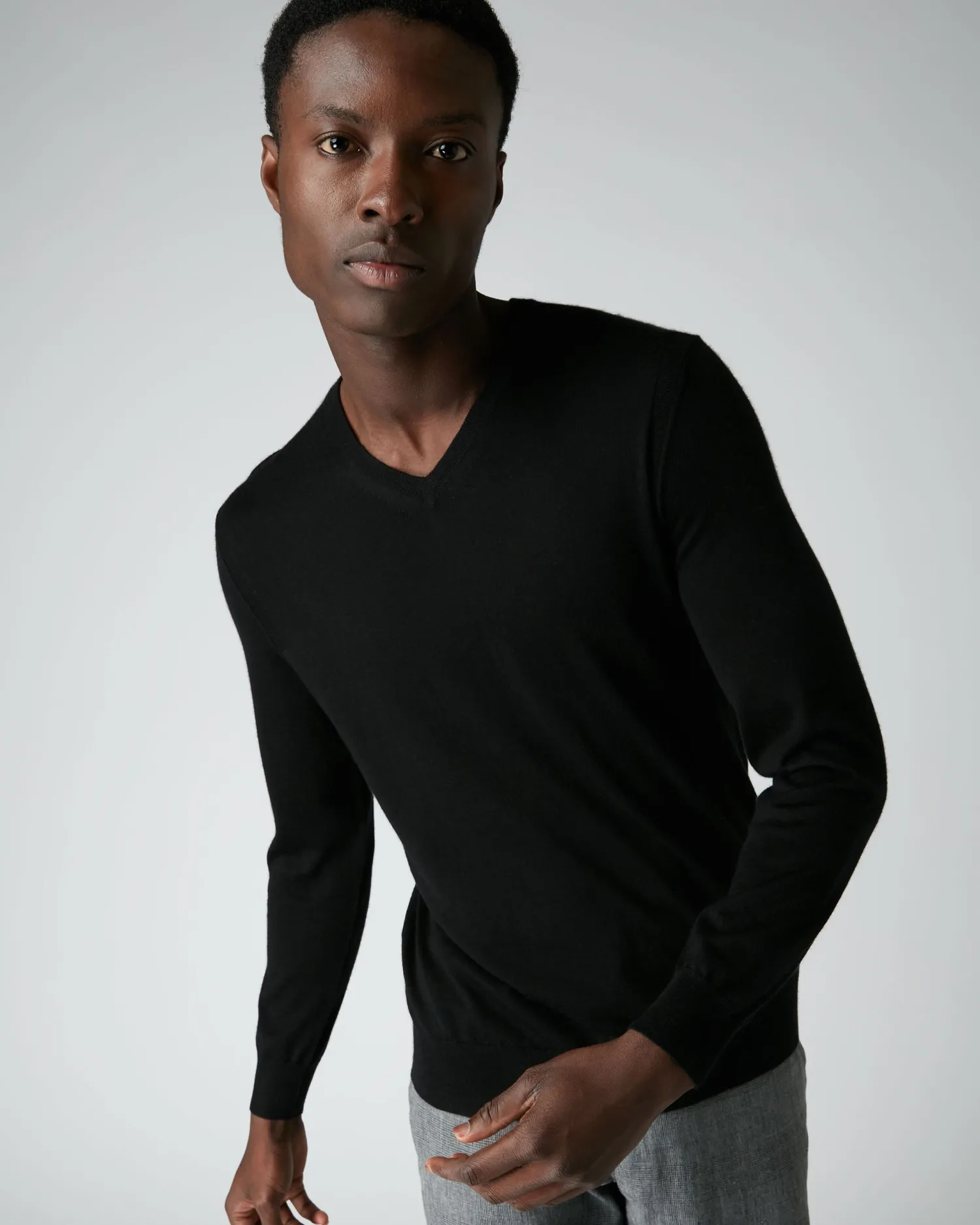 Women N.Peal James Bond Jumpers & Sweaters | Black*007 Fine Gauge Cashmere V Neck Sweater