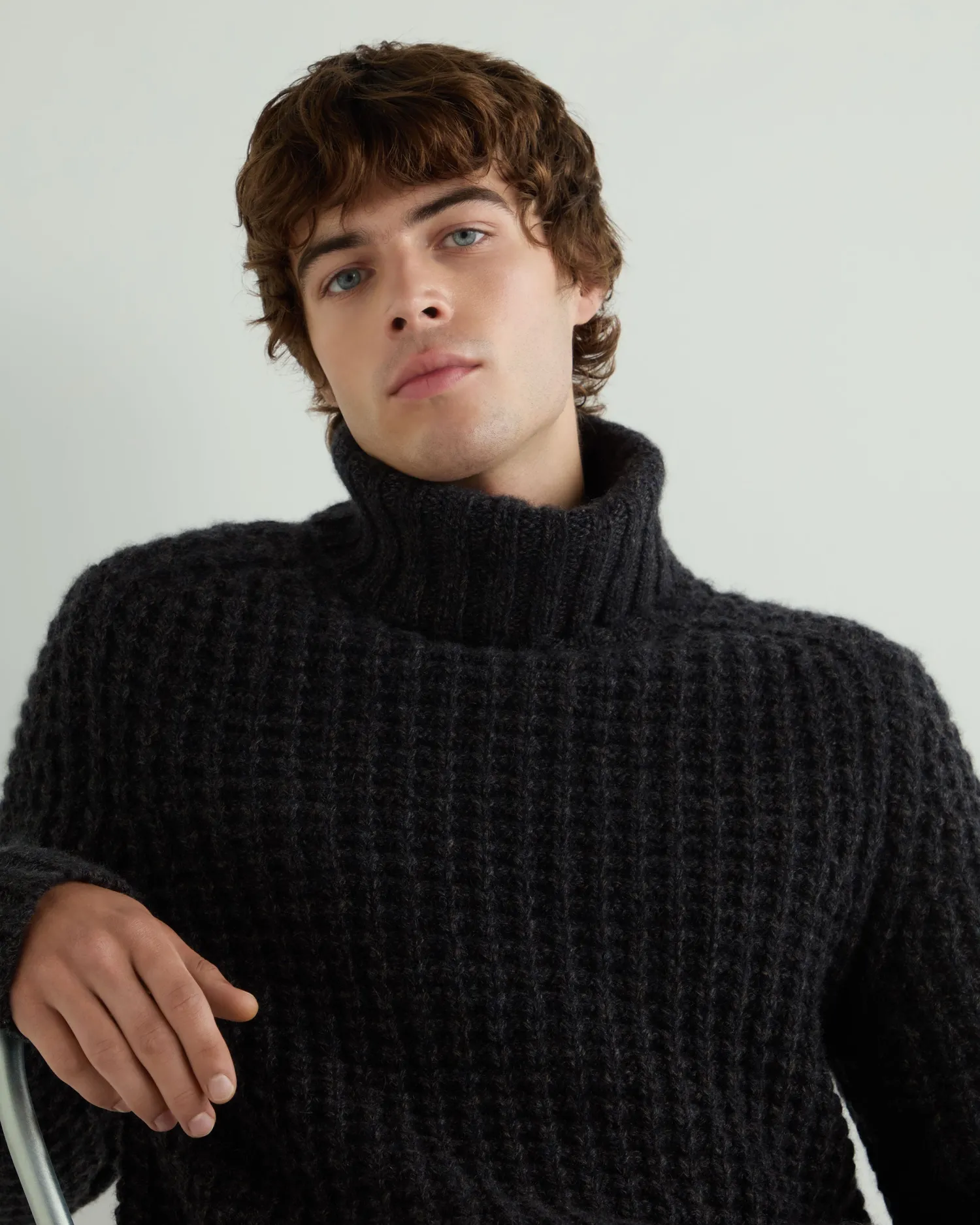 N.Peal Dark Grey | Textured Knits*Men's Chunky Moss Stitch Turtle Neck Cashmere Sweater