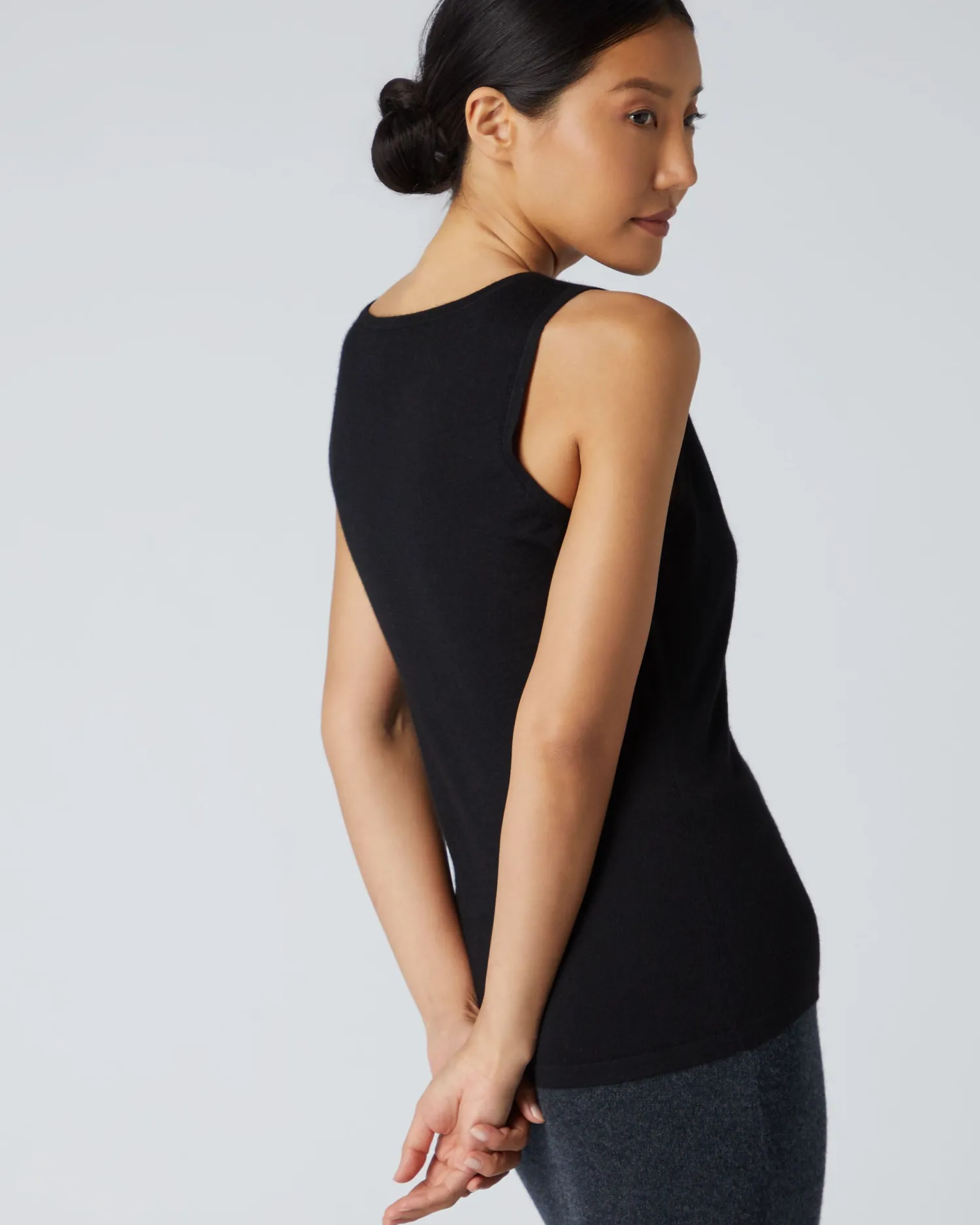 Women N.Peal Black | Superfine Cashmere*Women's Ella Superfine Cashmere Shell Top