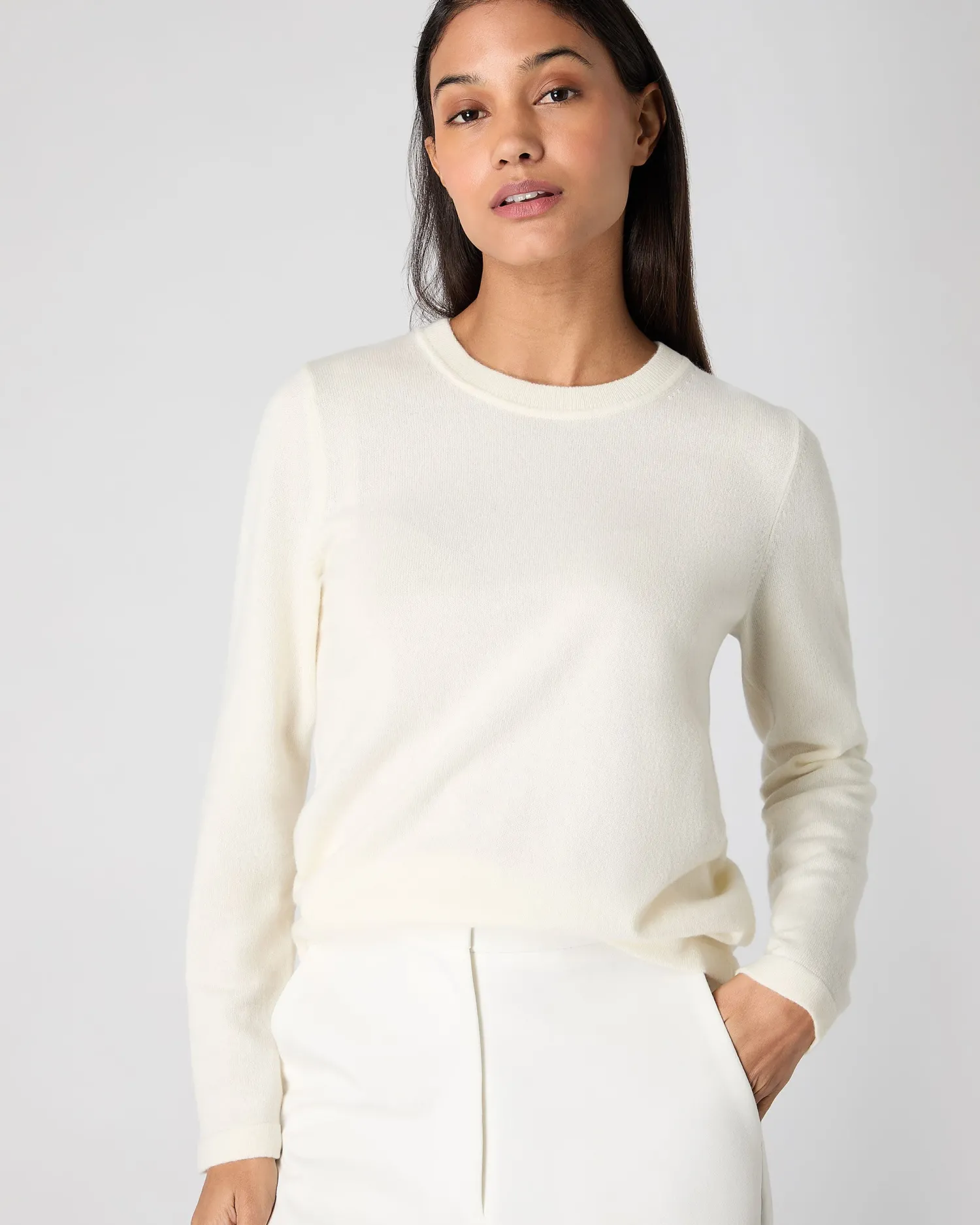 Women N.Peal White | Natural*Women's Hallie Round Neck Cashmere Sweater