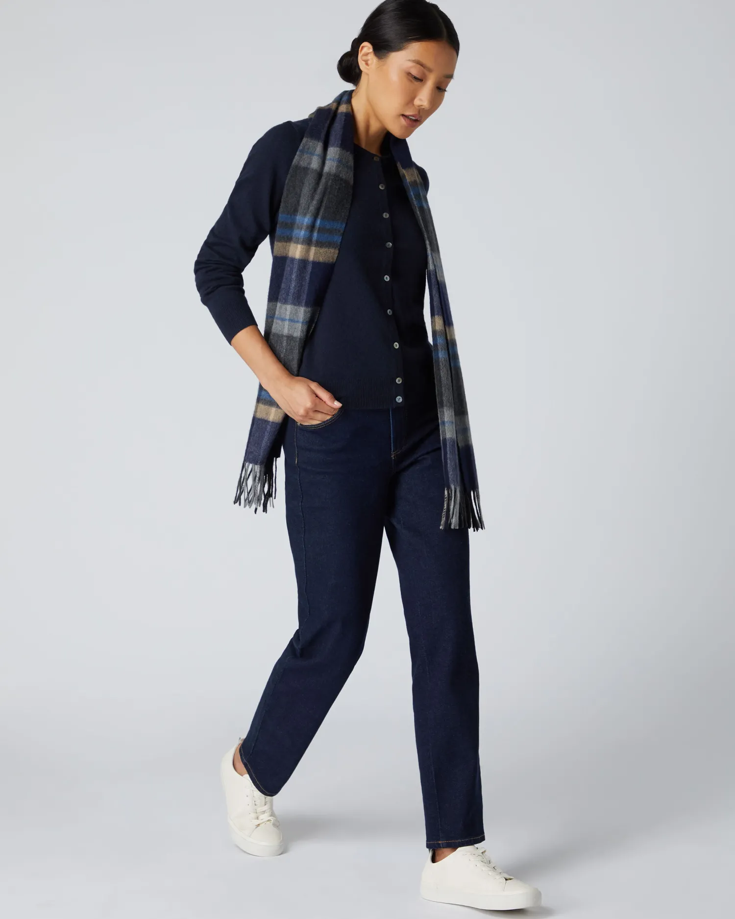 Women N.Peal Navy | Blue*Women's Olivia Round Neck Cashmere Cardigan